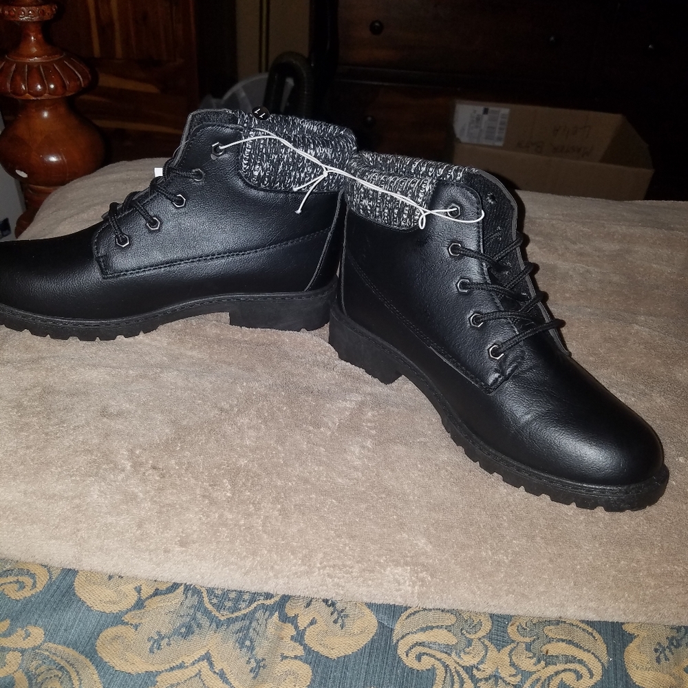 Woman boot size 8